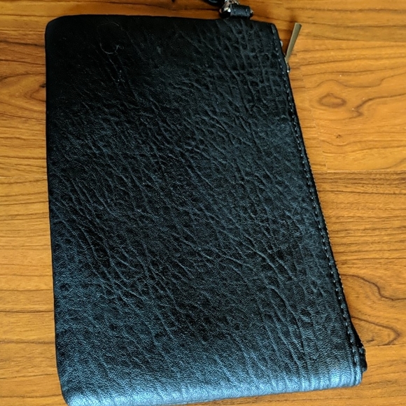 Express Wristlet - Picture 2 of 8